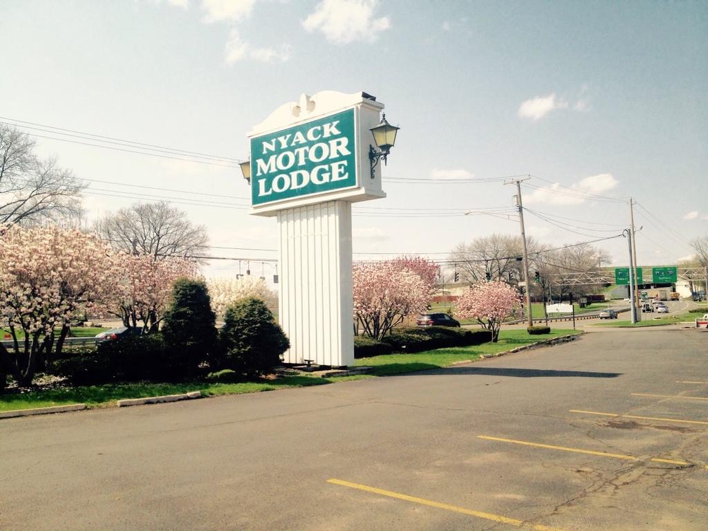 Tappan Zee Hotel West Nyack Eksteriør billede