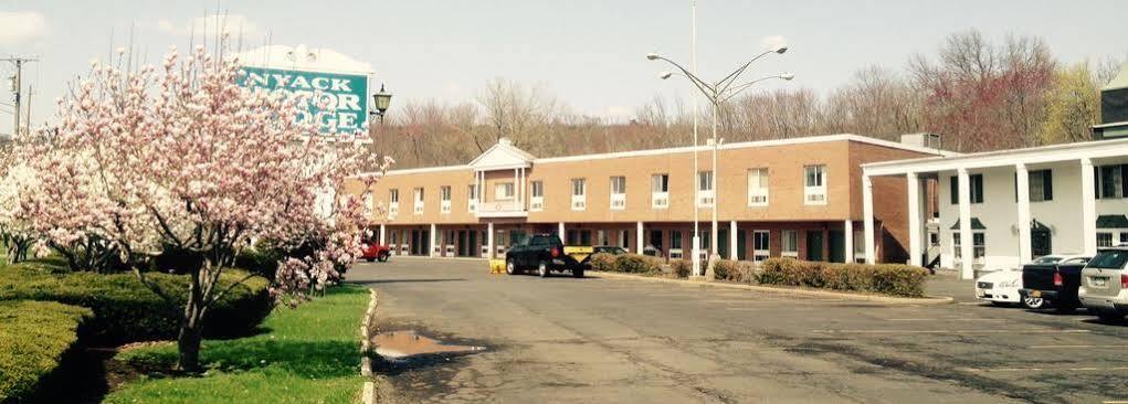 Tappan Zee Hotel West Nyack Eksteriør billede